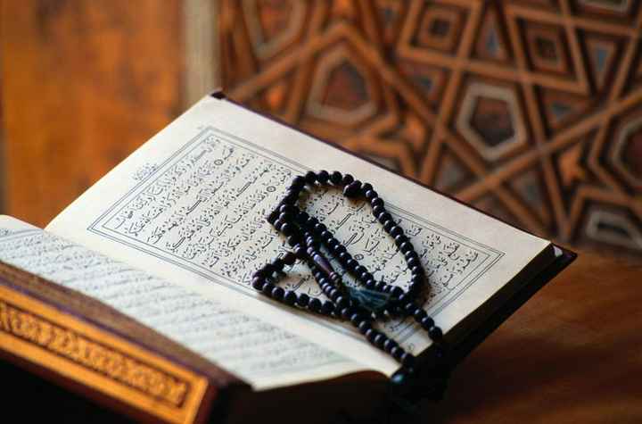 gambar-wanita-membaca-al-quran-4
